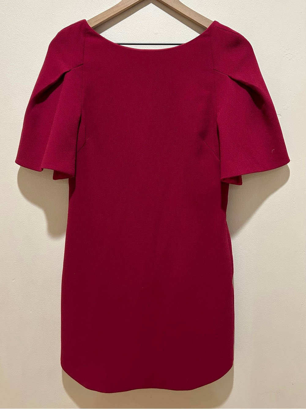 Trina Turk Bryce Shift Dress in Loganberry Pink w/ Flutter Sleeves Women Size 2